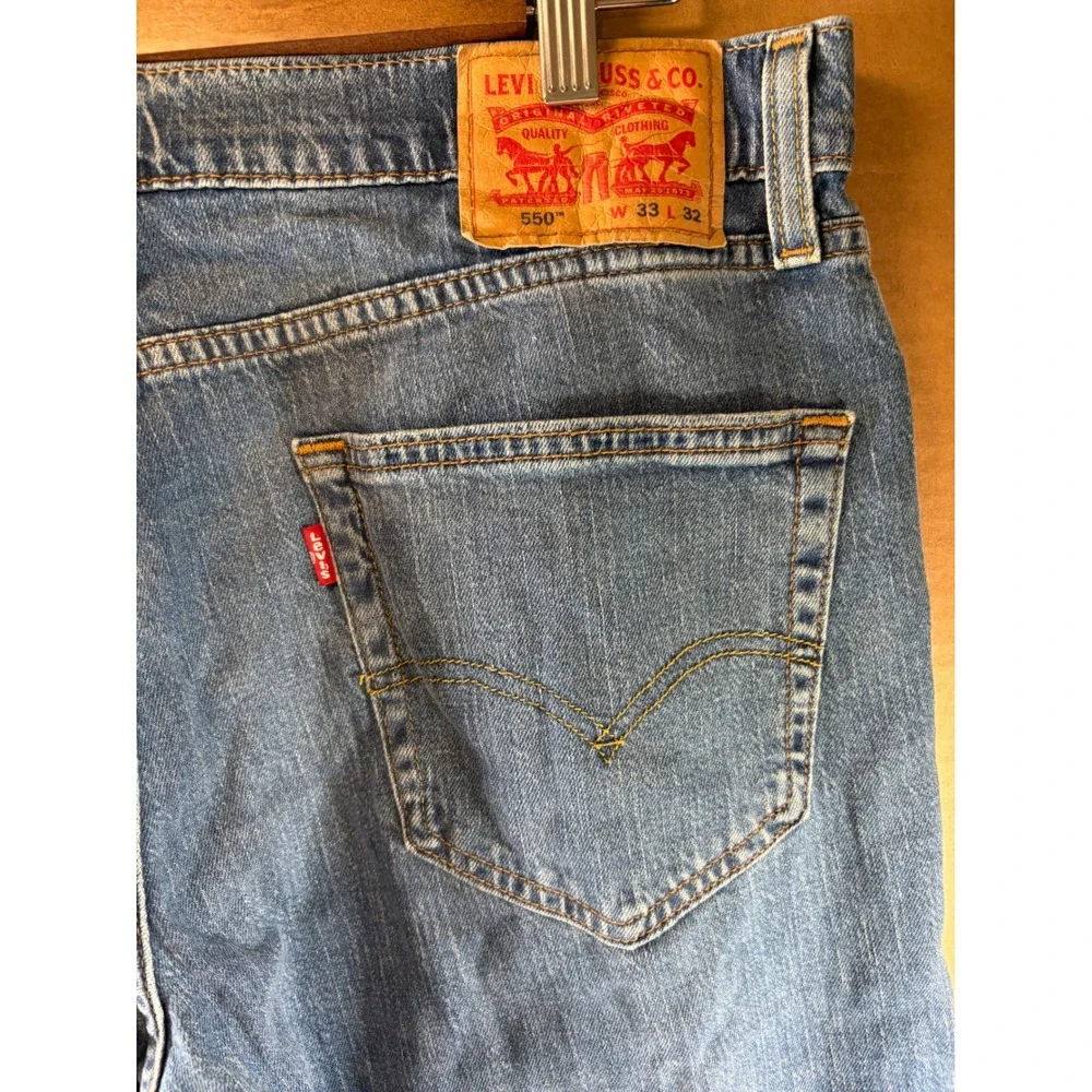 Levis 550 Relaxed Fit Tapered Leg Jeans Mens 33x28 Blue Denim Waterless Cotton